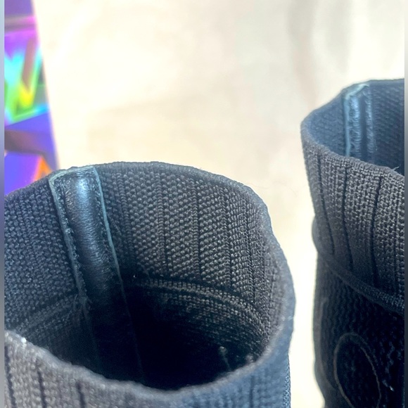 Louis Vuitton Silhouette Black Ankle Boots Sz 40 (US 8) In Like New Condition - Picture 11 of 16